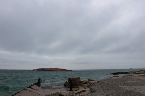 Затоплений протичовновий корабель «Очаков» на виході в море з озера Донузлав у Криму