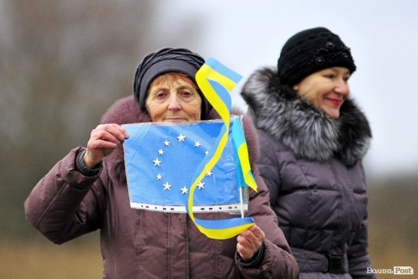 Євроланцюг за 50 кілометрів від Луцька. ФОТО. ВІДЕО