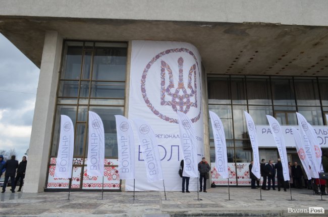 Повстанські пісні, зізнання в любові і до чого тут ва(Зе)лін: як на Волинь Порошенко приїздив. ФОТОРЕПОРТАЖ