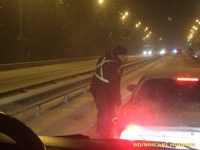 Через аварію на трасі Луцьк-Рівне – величезний затор