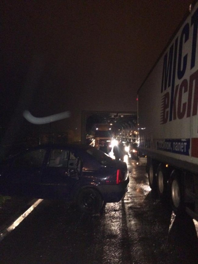 На волинському кордоні три дні не забирають покинуте авто