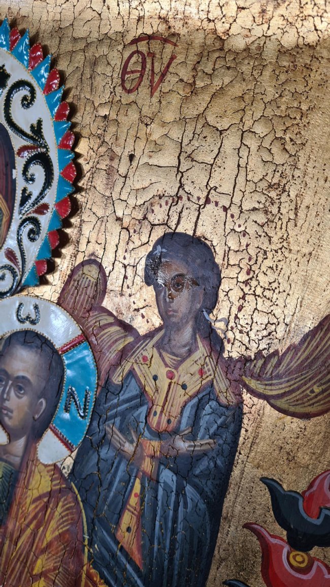 У монастирі на Волині замироточила ікона, що була написана і освячена на Горі Афон.ФОТО