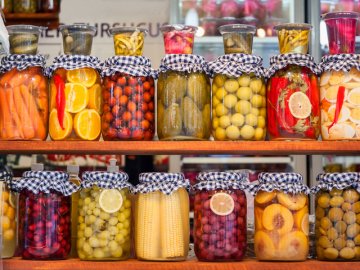 У чому користь та шкода консервованих продуктів