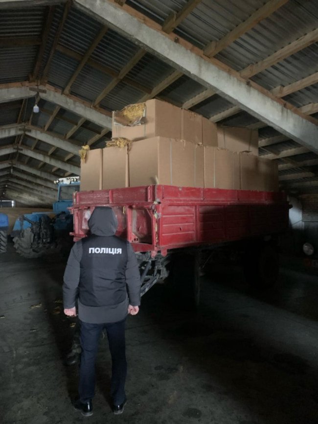 На Волині силовики викрили підпільну тютюнову фабрику