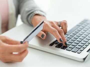 Як зрозуміти, що ви стали залежними від кредитних карт?*