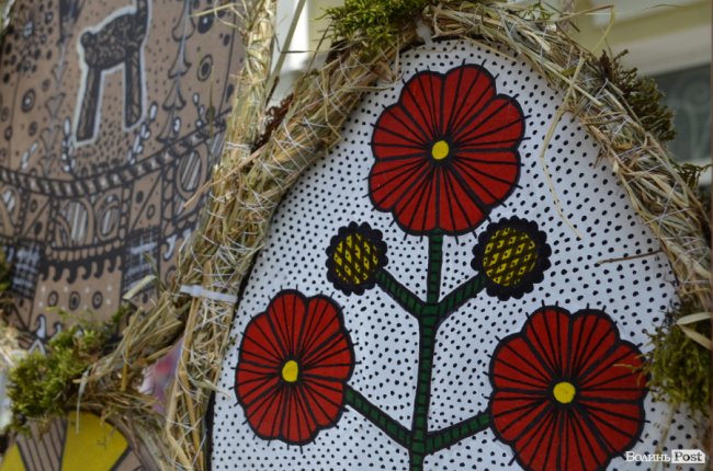 Традиційні писанки, яскраві курчатка і апетитні паски: великодній Луцьк. ФОТОРЕПОРТАЖ