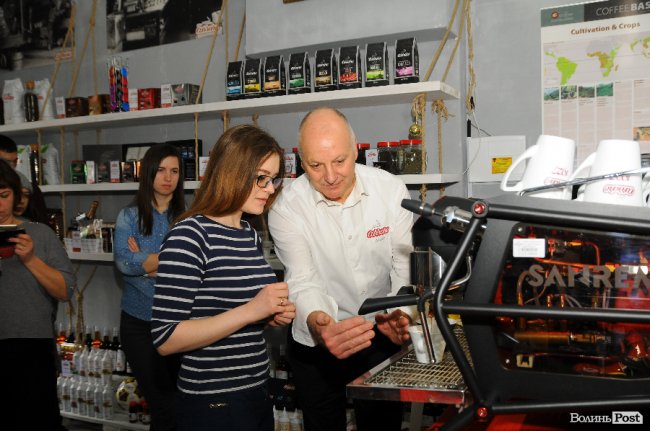 У Луцьку арт-бариста з Італії навчав робити фірмову каву. ФОТО