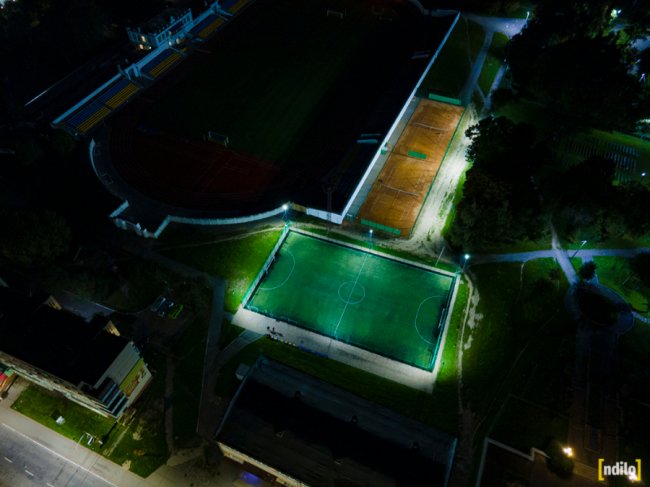 Яскраві вогні і завод, що «не спить»: показали, який вигляд з висоти вночі має місто на Волині. ФОТО