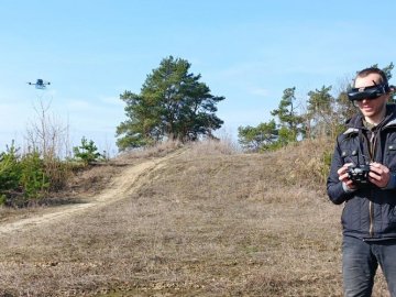 Теорія і тренувальні польоти: як працює школа FPV-пілотування в Луцьку і чого навчають
