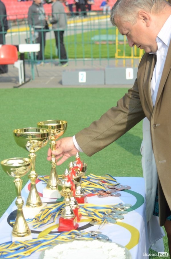 У Луцьку підписали меморандум, який дозволить побудувати стадіон в кожному районі області. ФОТО 