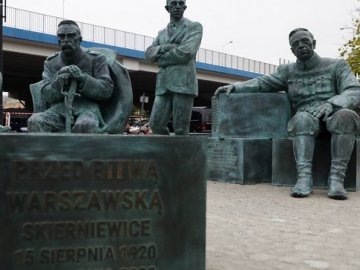 У Польщі відкрили пам'ятник Петлюрі