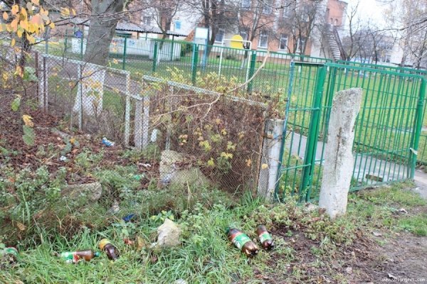 Дитсадок в Луцьку, як прохідний двір. ФОТО