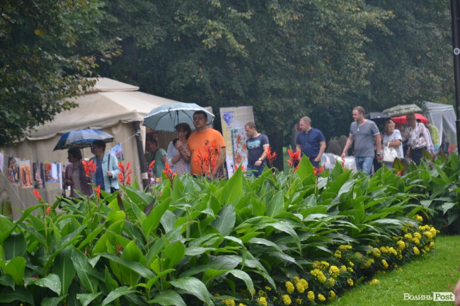 Пісні та вареники: у Луцьку відбувся фестиваль національної кухні. ФОТО