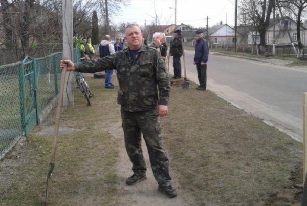 Ківерчани разом з міським головою робили вулиці зеленішими. ФОТО