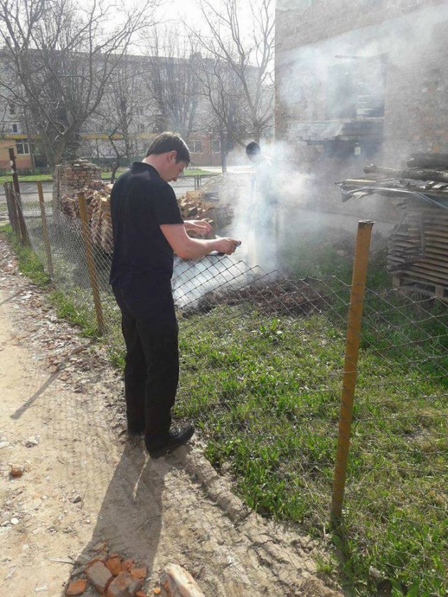 Моя хата скраю і нічого не знаю: у Луцьку муніципали «ловили» паліїв 