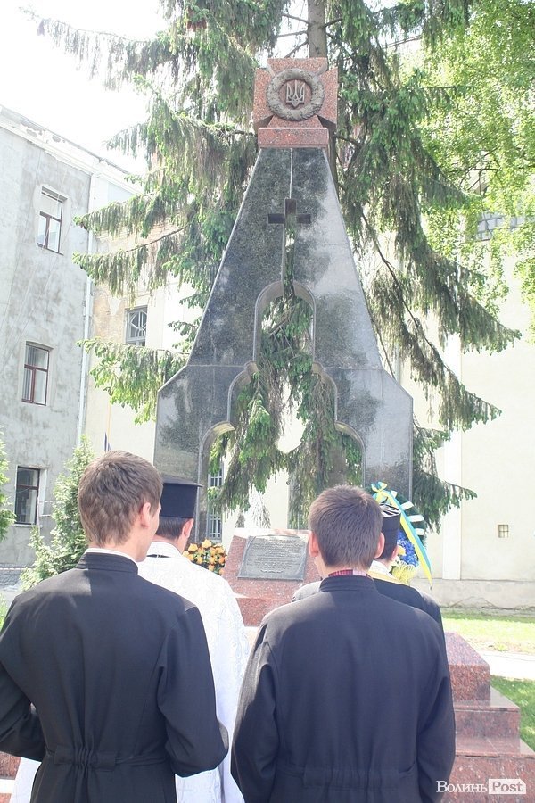У Луцьку вшанували політв'язнів. ФОТО