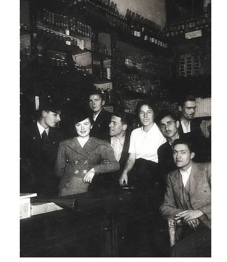 Показали, яким у 1930-тих роках був луцький бар. РЕТРОФОТО