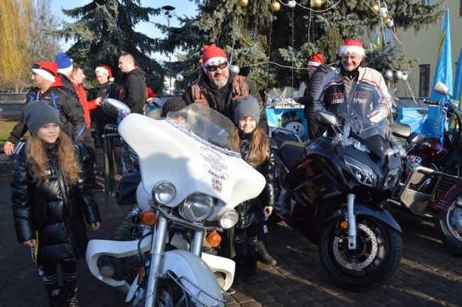 У Ковелі біля міської ялинки – з'їзд «Миколаїв» на мотоциклах. ФОТО