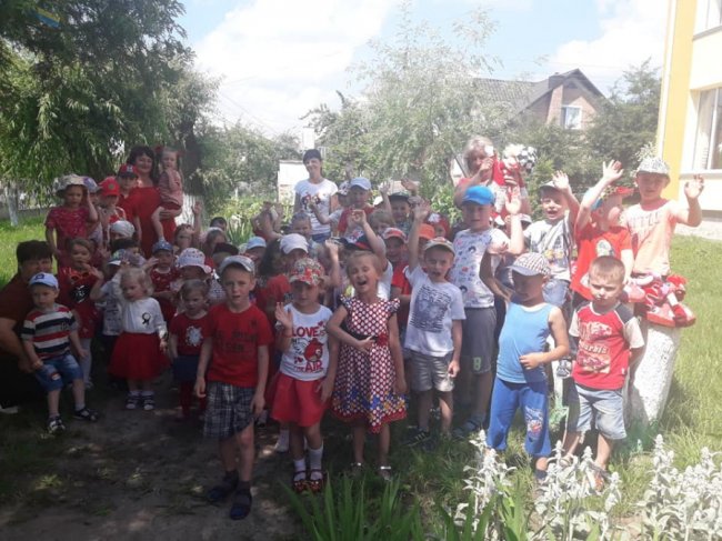 У дитсадку поблизу Луцька для малят влаштували кольоровий тиждень