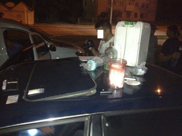 В Луцьку патрульні затримали чоловіків з наркотиками. ФОТО. ВІДЕО