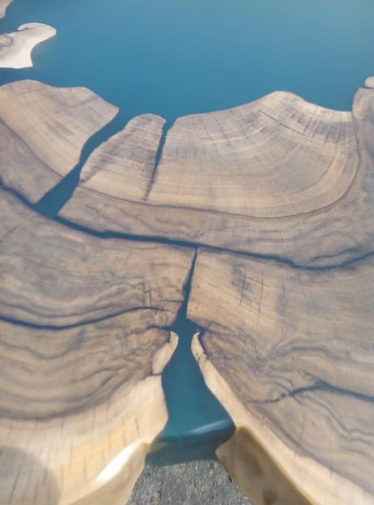 У Луцьку вперше відбудеться виставка-продаж унікальних столів та крісел. ФОТО*