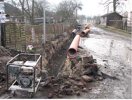 У Ківерцях ліквідовують «баюру», яка перегородила вулицю