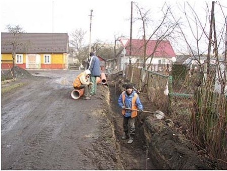 У Ківерцях ліквідовують «баюру», яка перегородила вулицю