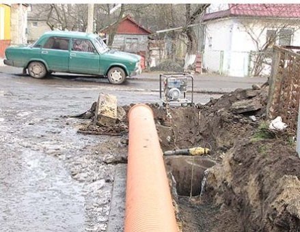 У Ківерцях ліквідовують «баюру», яка перегородила вулицю