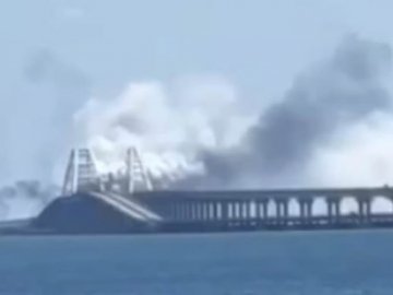 У районі Кримського мосту вдруге за день вибухи