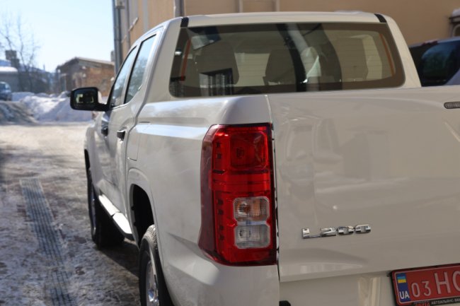 Луцька громада передала воїнам позашляховик. ФОТО