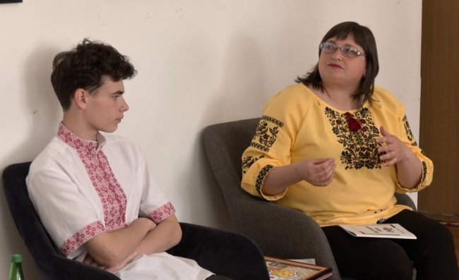 У Луцьку відкрили виставку робіт 15-річного школяра на патріотичну тематику. ВІДЕО