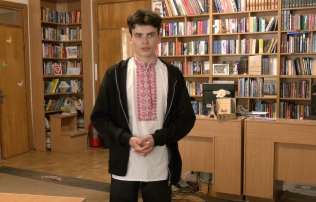 У Луцьку відкрили виставку робіт 15-річного школяра на патріотичну тематику. ВІДЕО