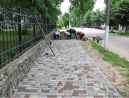 У райцентрі на Волині ремонтують дороги. ФОТО