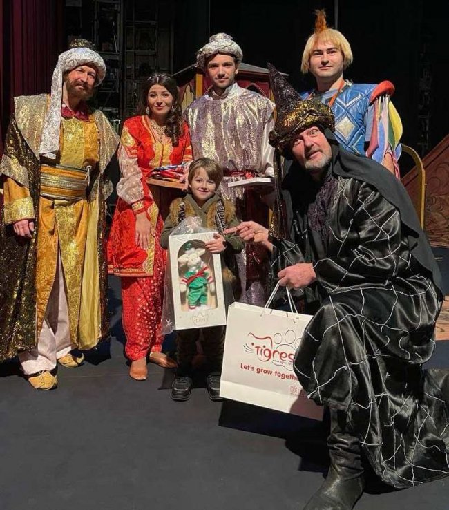 У Волинському драмтеатрі щонеділі розігруватимуть подарунки для дітей