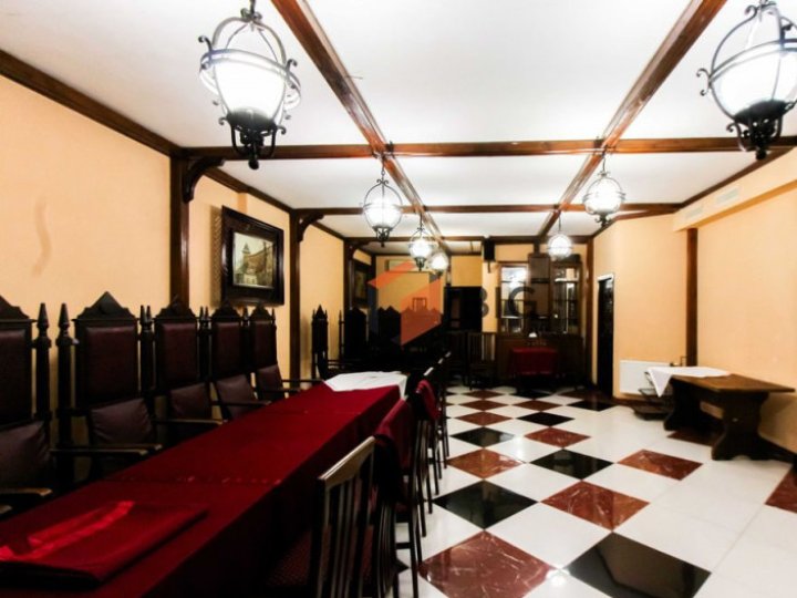 У Луцьку продають приміщення популярного ресторану за пів мільйона доларів