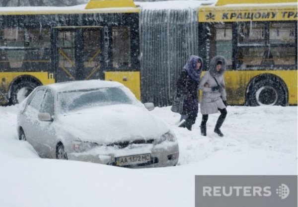 Фото Києва, заваленого снігом