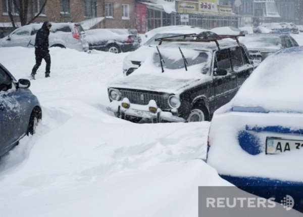 Фото Києва, заваленого снігом