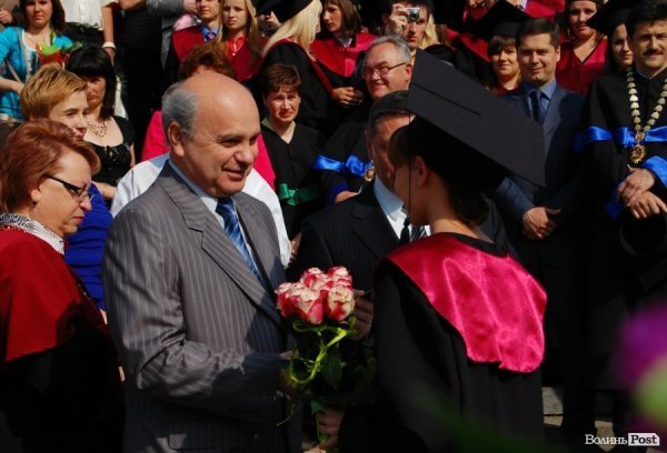 У Волинському національному університеті вітали магістрів