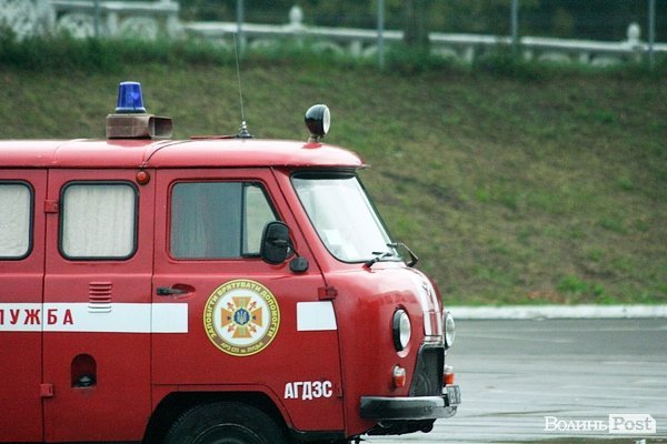 У Луцьку півтора десятка пожежників «гасили» гіпермаркет. ФОТО