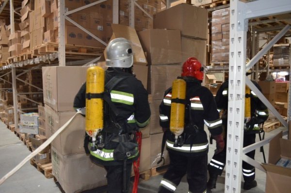 Під Луцьком - «пожежа» на фабриці. ФОТО. ВІДЕО