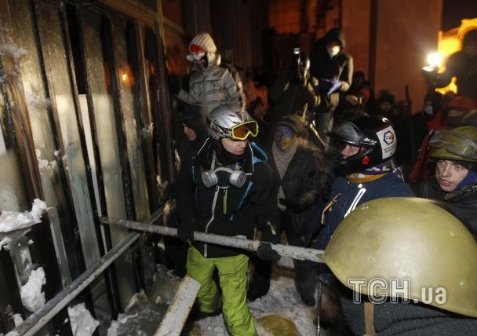 Силовиків «витурили» з Українського дому. ФОТО 