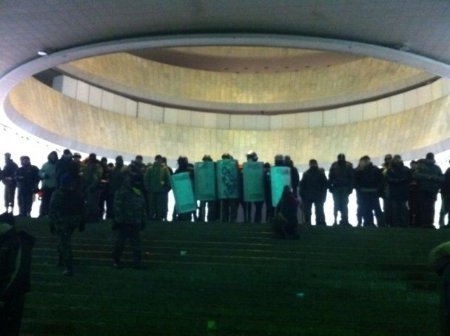 Силовиків «витурили» з Українського дому. ФОТО 