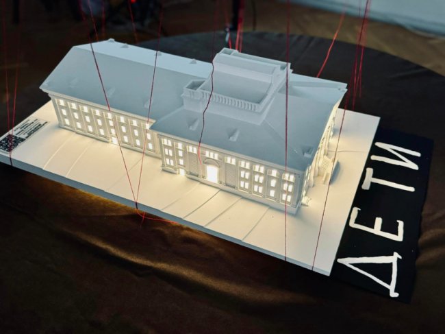 У музеї на Волині зберігатимуть макет Маріупольського драмтеатру. ФОТО