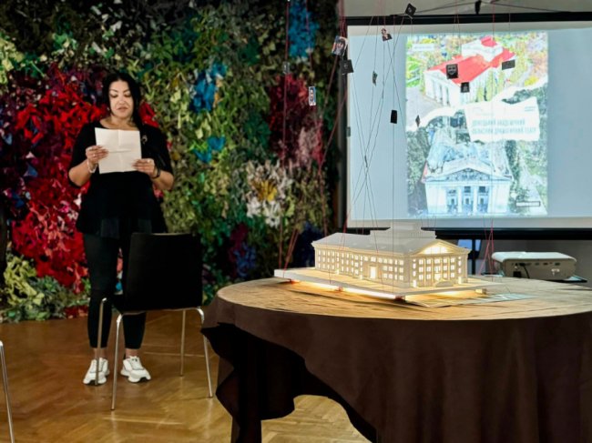 У музеї на Волині зберігатимуть макет Маріупольського драмтеатру. ФОТО