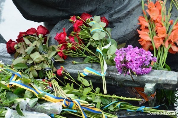 У Луцьку вшанували пам'ять героїв війни. ФОТО