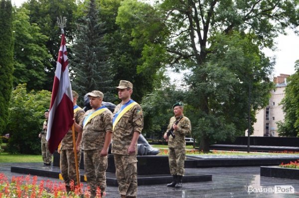 У Луцьку вшанували пам'ять героїв війни. ФОТО