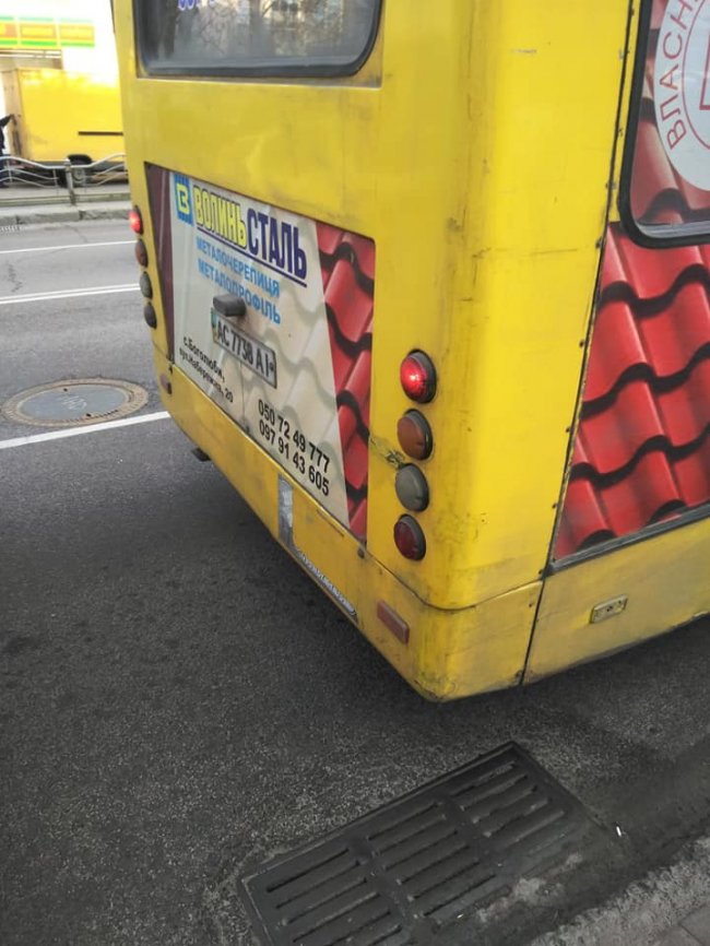 Брудний дірявий салон і водій-порушник: у Луцьку скаржаться на маршрутку №9а