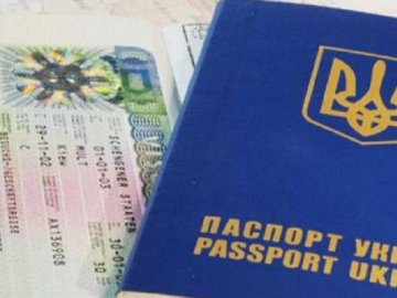 Українцям почали видавати робочі візи в Польщу 