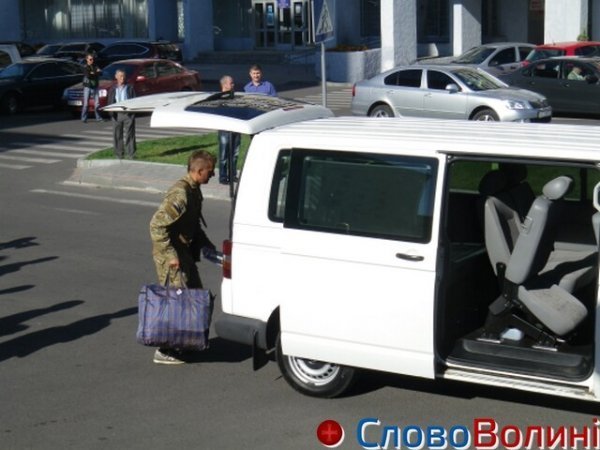 Бійців 51-ої бригади Луцьк зустрічав як героїв. ВІДЕО. ФОТО