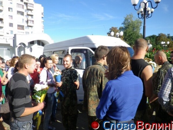 Бійців 51-ої бригади Луцьк зустрічав як героїв. ВІДЕО. ФОТО